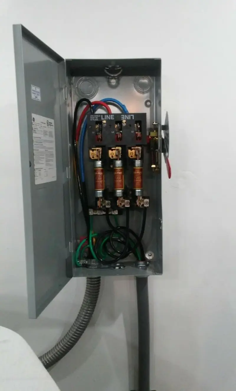 Three-phase disconnect switch installed for Electrical Wiring & Rewiring in Centralia